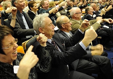 Oogkleppen worden open gezet...